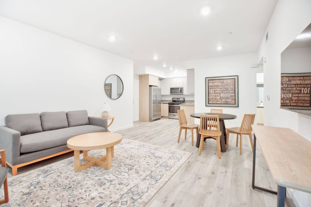 Apartment for rent at 14748 Victory Blvd, Van Nuys, CA 91411