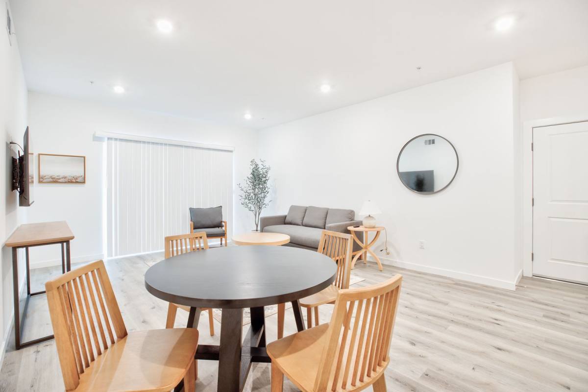 Apartment for rent at 14748 Victory Blvd, Van Nuys, CA 91411