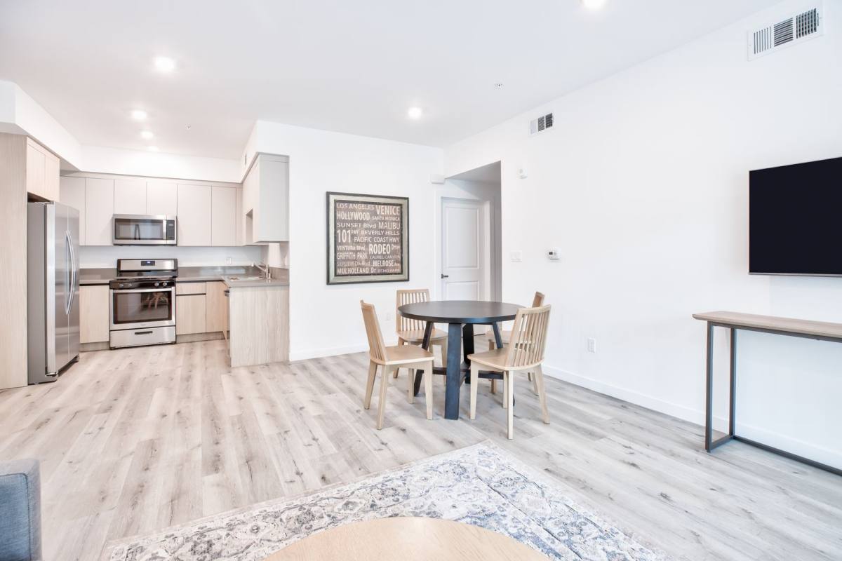 Apartment for rent at 14748 Victory Blvd, Van Nuys, CA 91411