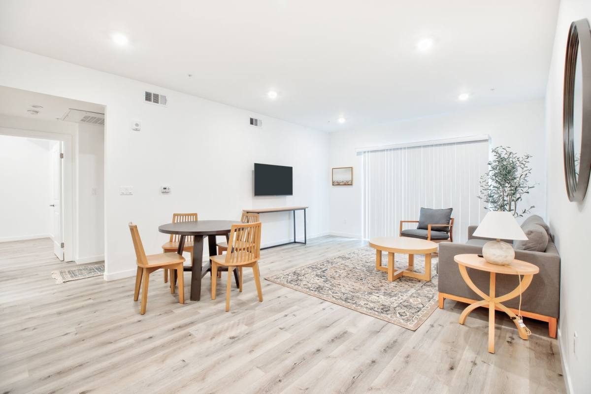 Apartment for rent at 14748 Victory Blvd, Van Nuys, CA 91411