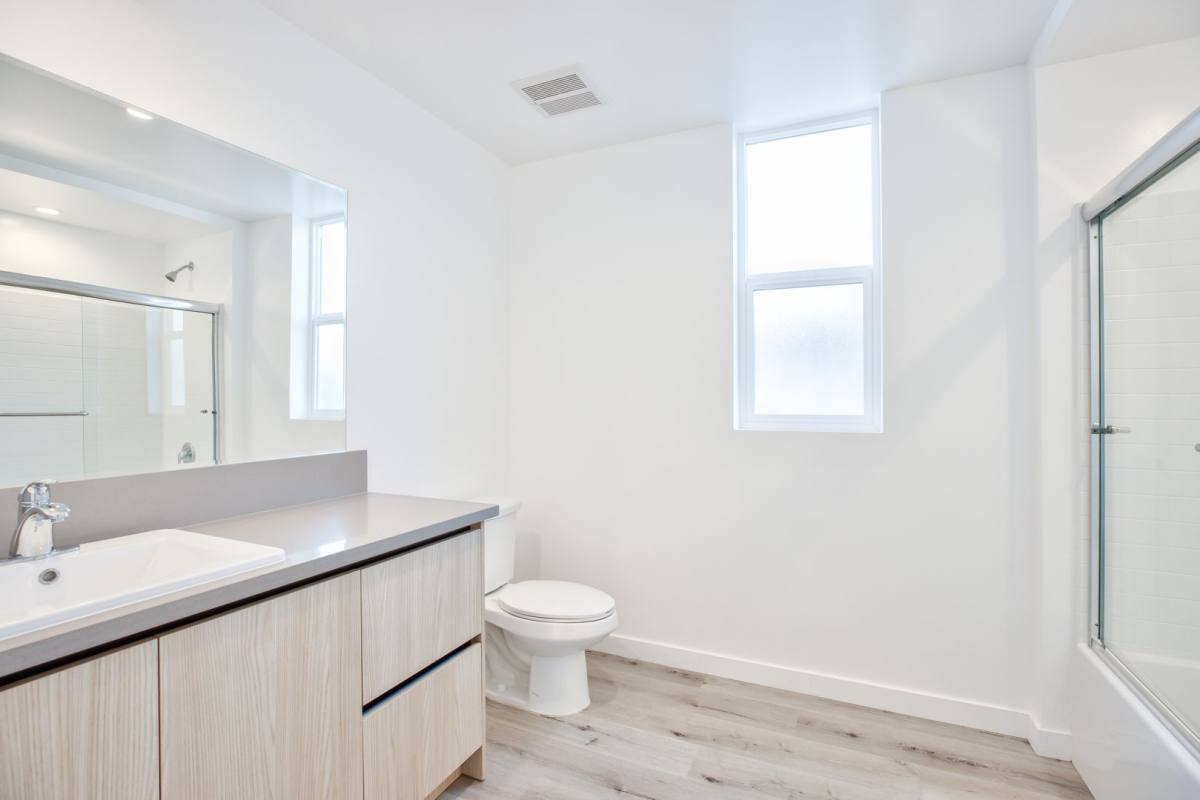 Apartment for rent at 14748 Victory Blvd, Van Nuys, CA 91411