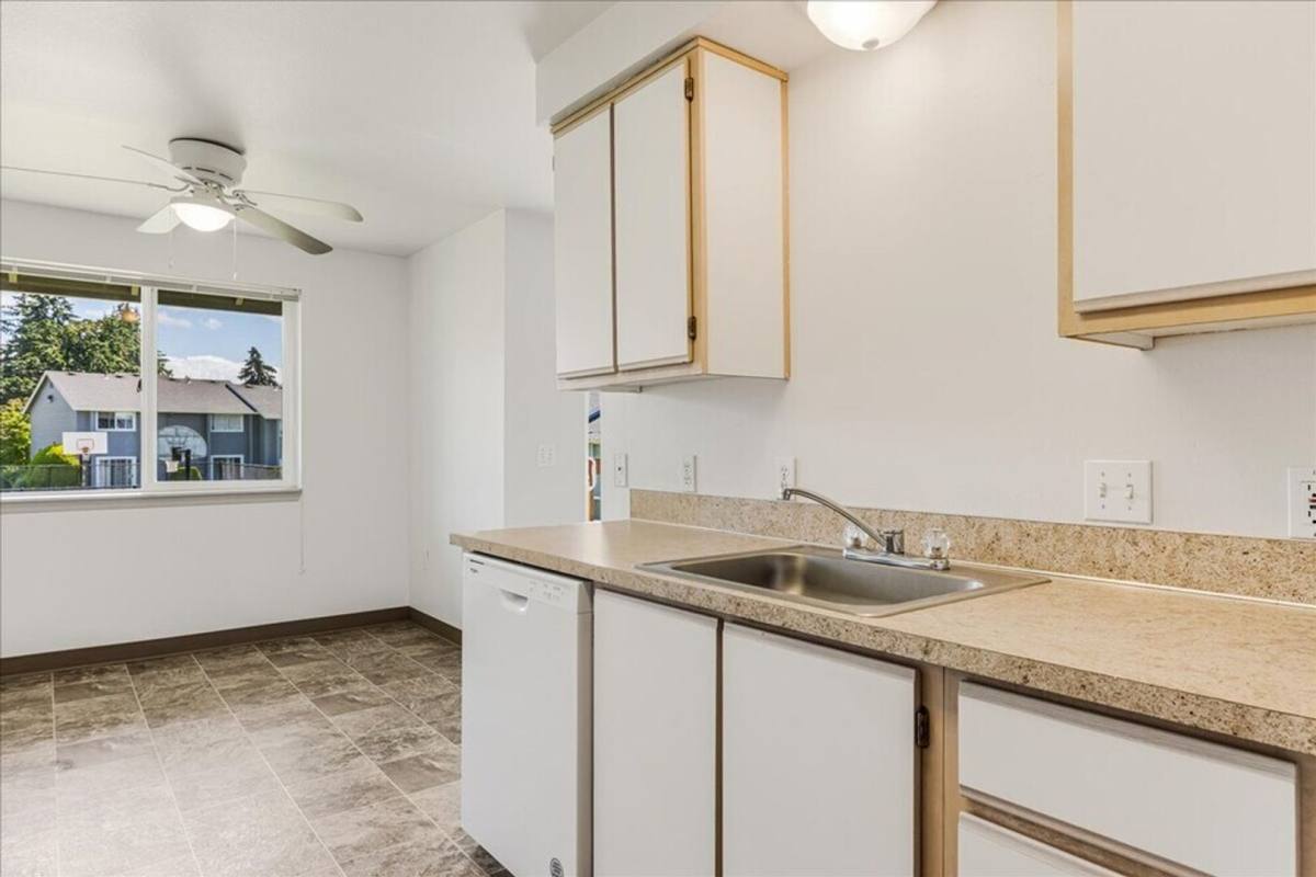 Apartment for rent at 1813 Drexler Lane NE, Salem, OR 97303