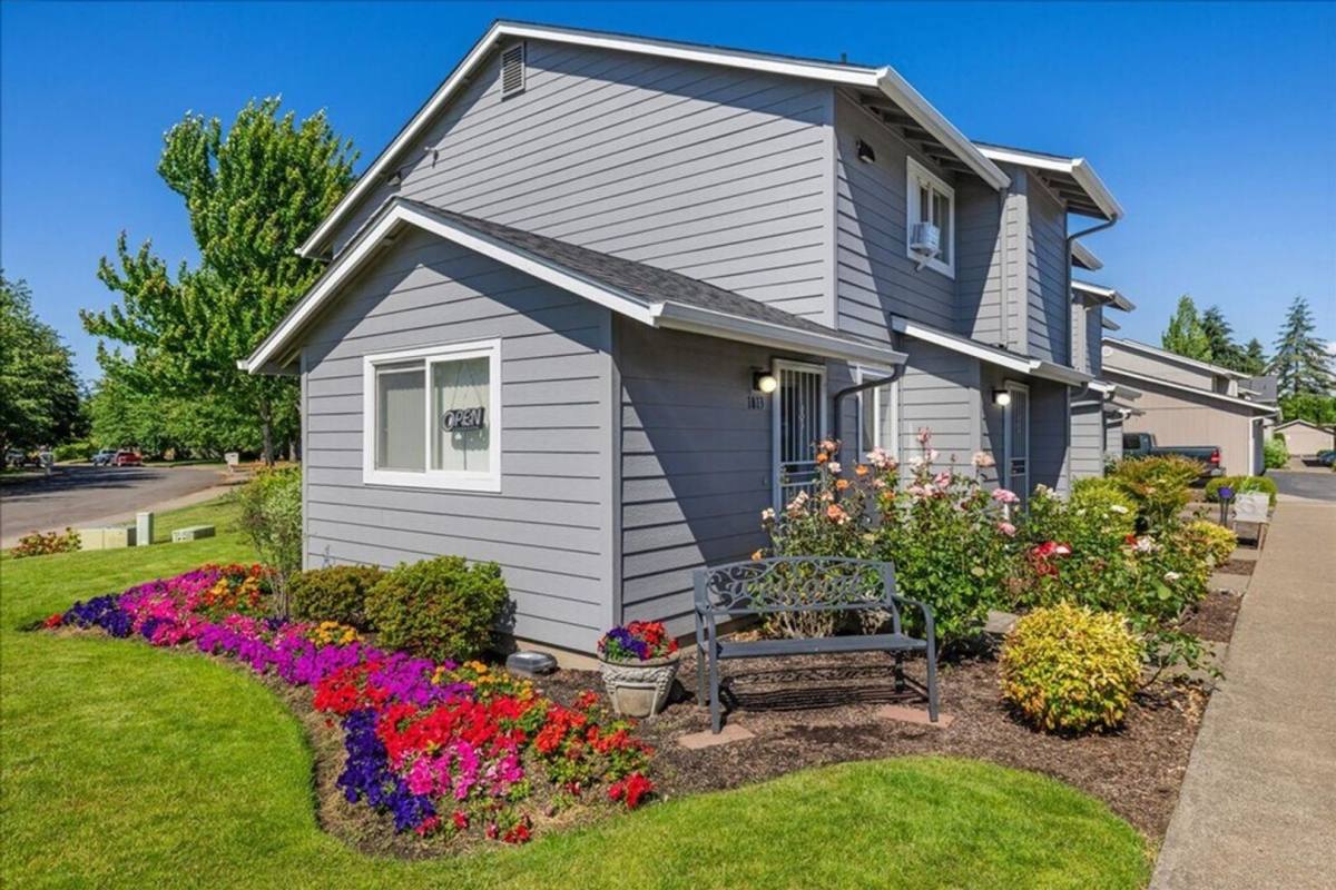 Apartment for rent at 1813 Drexler Lane NE, Salem, OR 97303