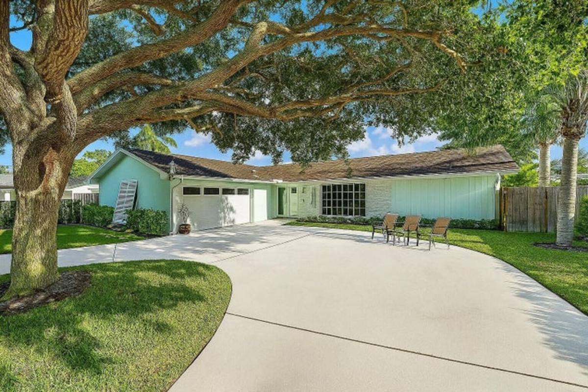 House for rent at 4193 Hyacinth Circle N, Palm Beach Gardens, FL 33410