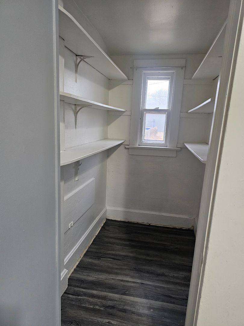 House for rent at 1912 Dixwell St, Davenport, IA 52802