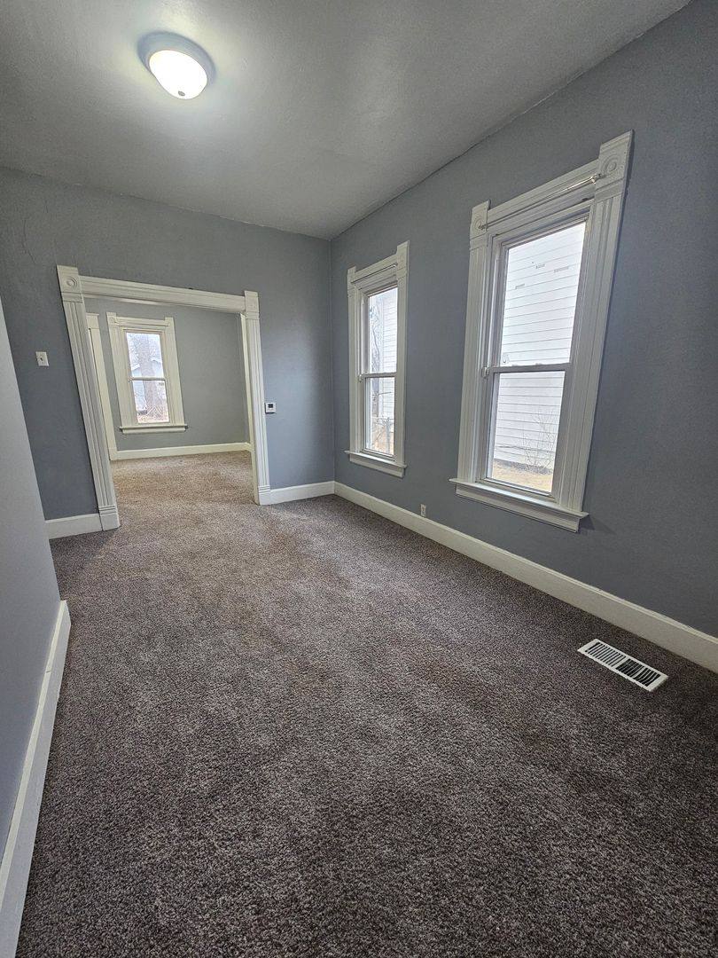 House for rent at 1912 Dixwell St, Davenport, IA 52802