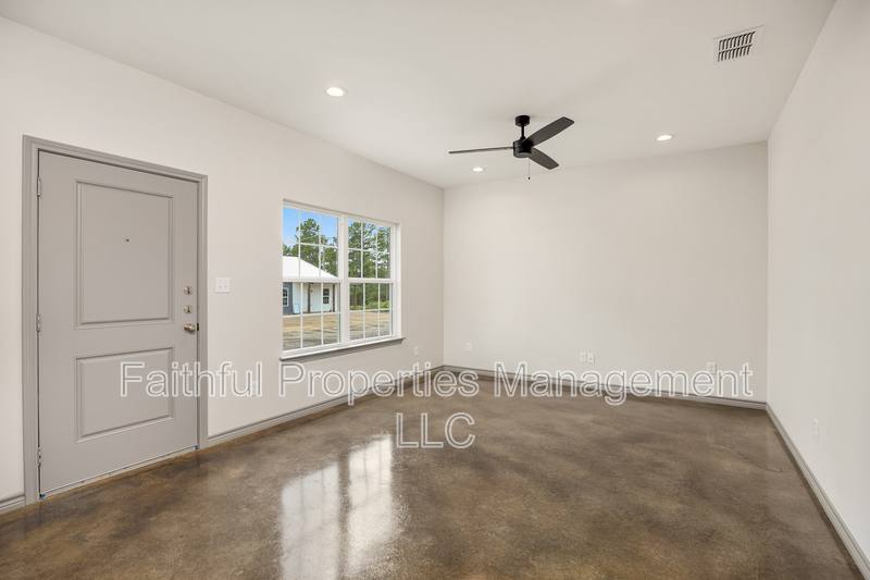 Apartment for rent at 21579 County Rd #37, Troup, TX 75789