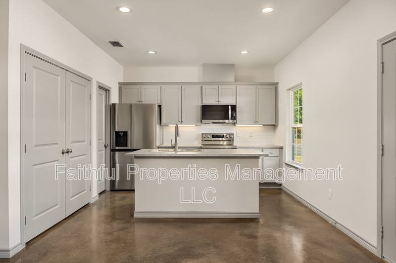 Apartment for rent at 21579 County Rd, Troup, TX 75789