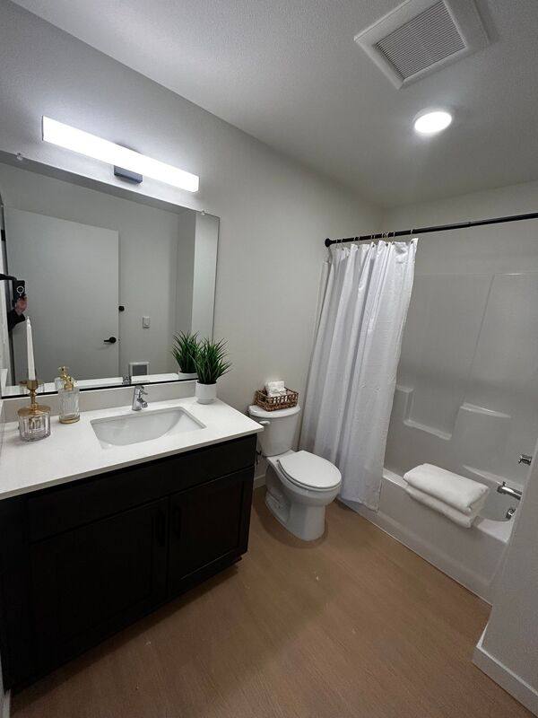 Apartment for rent at 916 S Holladay Dr, Seaside, OR 97138