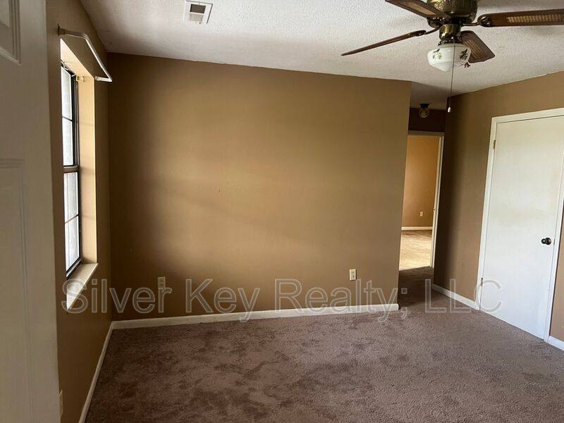 Apartment for rent at 823 Englewood Rd #12, Madisonville, TN 37354
