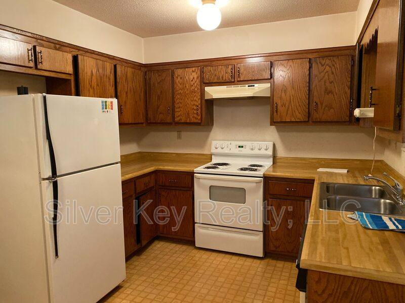 Apartment for rent at 823 Englewood Rd #12, Madisonville, TN 37354