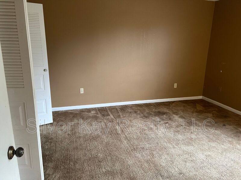 Apartment for rent at 823 Englewood Rd #12, Madisonville, TN 37354
