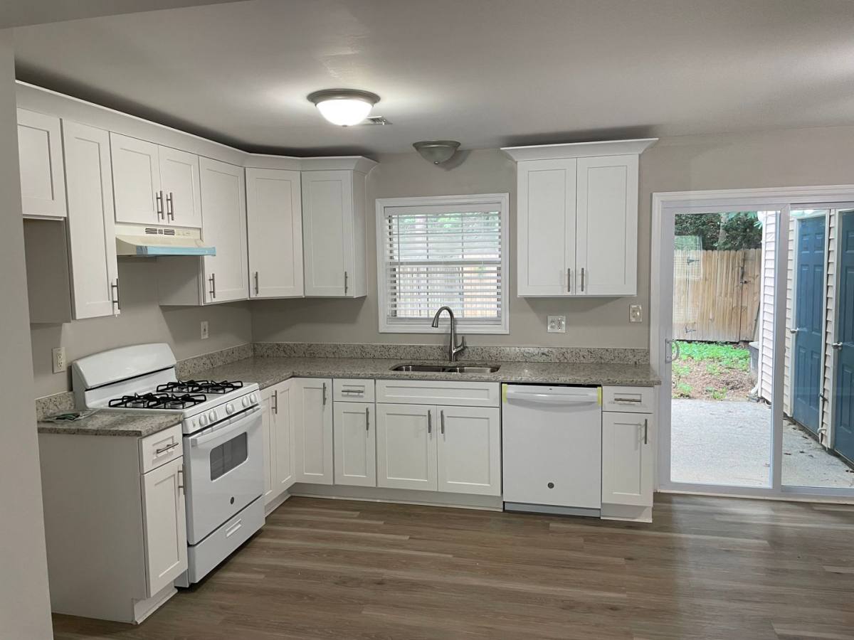 Townhouse for rent at 3555 Kennesaw Station Dr, Kennesaw, GA 30144