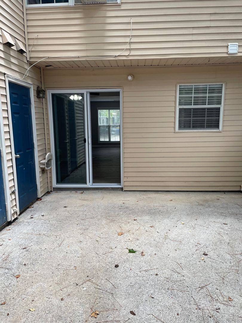 Townhouse for rent at 3555 Kennesaw Station Dr, Kennesaw, GA 30144