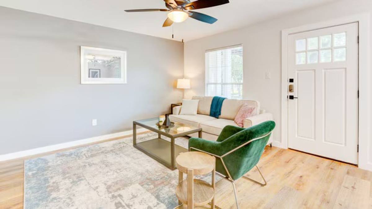 Apartment for rent at 425 N Rosemont Ave, Dallas, TX 75208