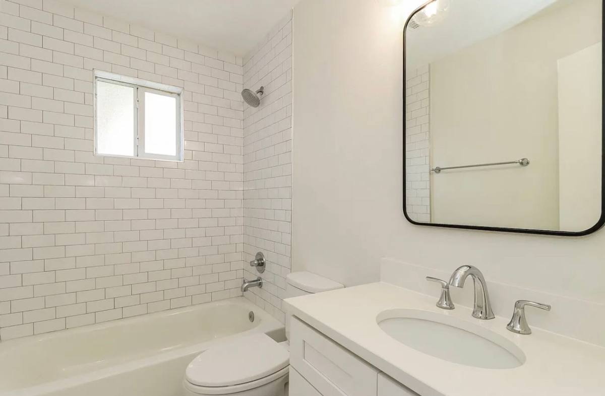 Apartment for rent at 425 N Rosemont Ave, Dallas, TX 75208