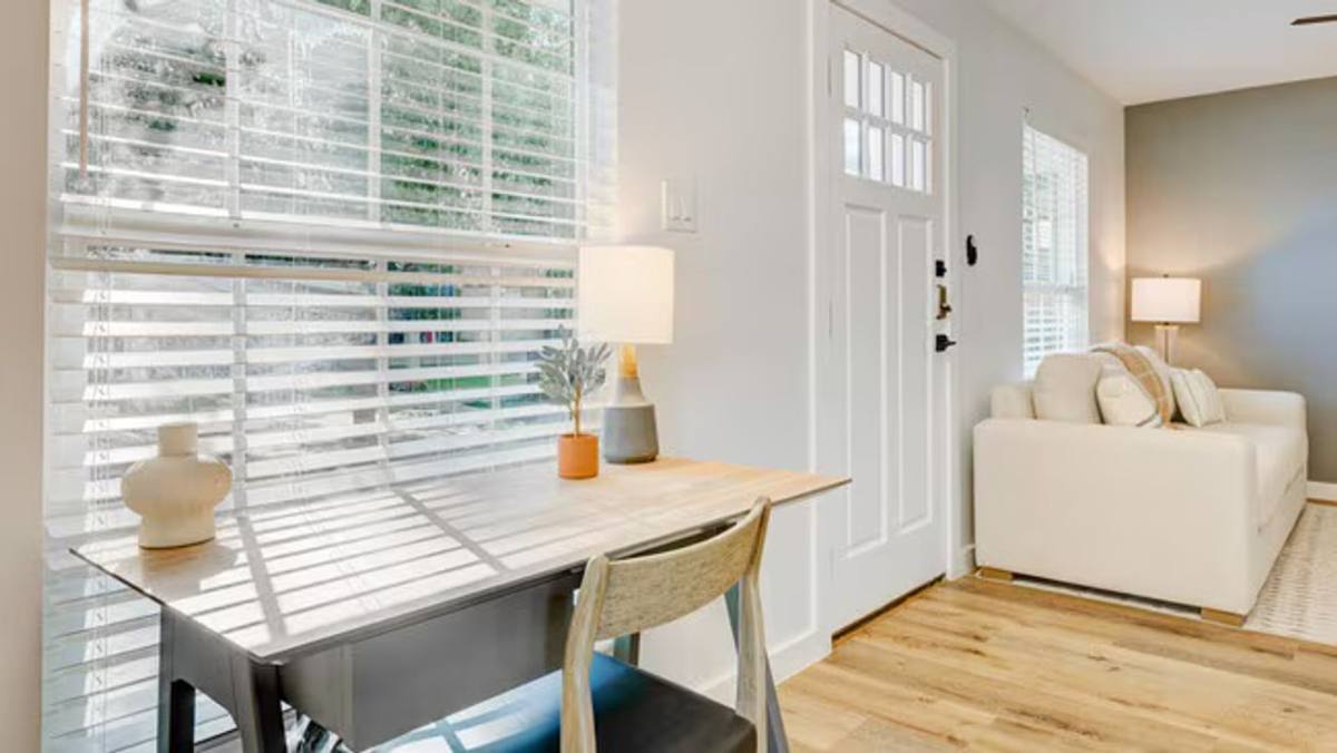 Apartment for rent at 425 N Rosemont Ave, Dallas, TX 75208