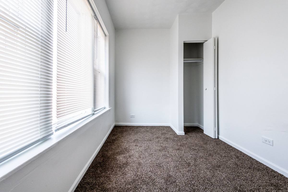 Apartment for rent at 1415-25 W 80th, Chicago, IL 60620