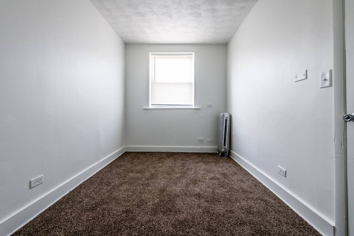 Apartment for rent at 1415-25 W 80th, Chicago, IL 60620