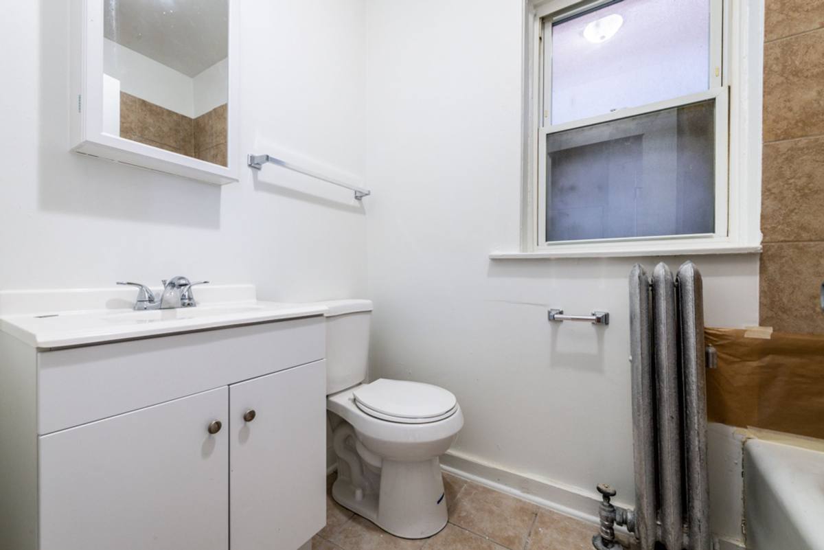 Apartment for rent at 1415-25 W 80th, Chicago, IL 60620