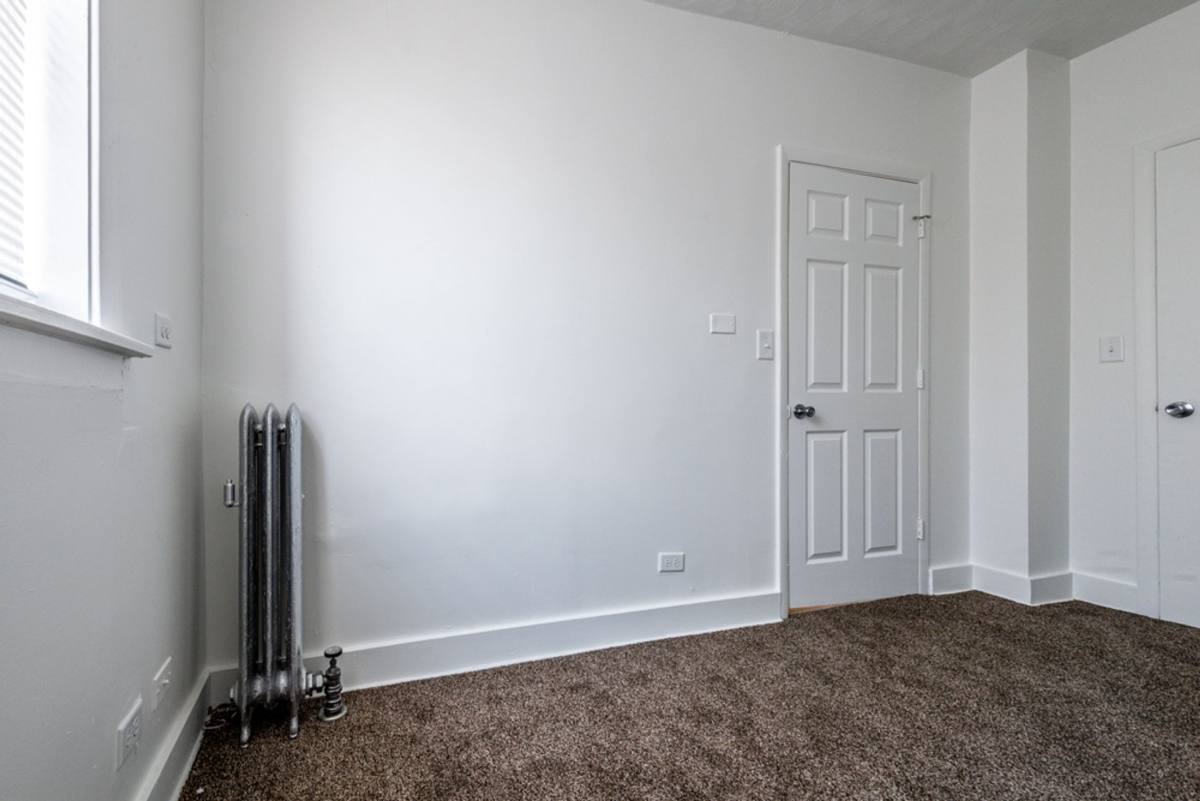 Apartment for rent at 1415-25 W 80th, Chicago, IL 60620
