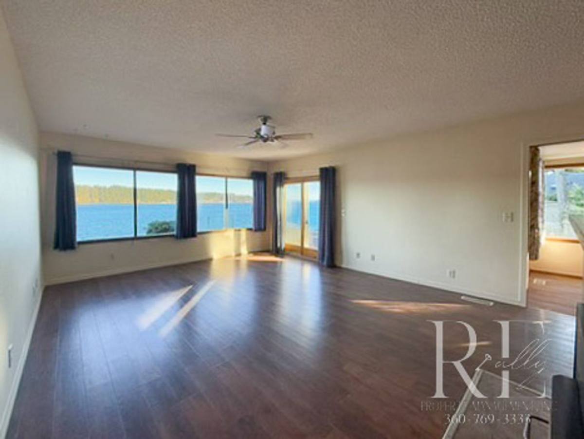 House for rent at 5765 Watauga Beach Dr E, Port Orchard, WA 98366