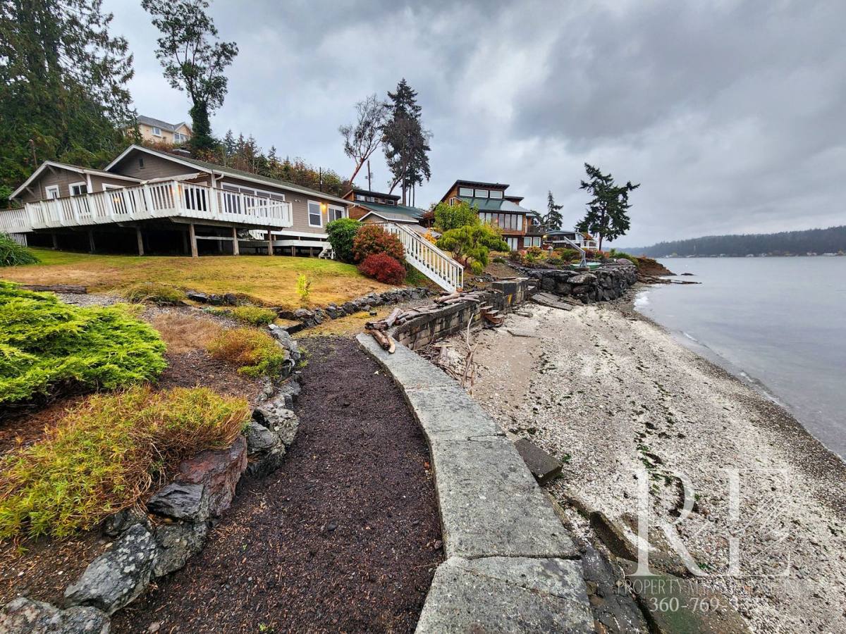 House for rent at 5765 Watauga Beach Dr E, Port Orchard, WA 98366