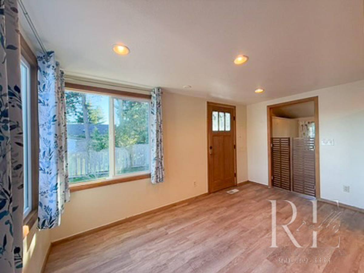 House for rent at 5765 Watauga Beach Dr E, Port Orchard, WA 98366