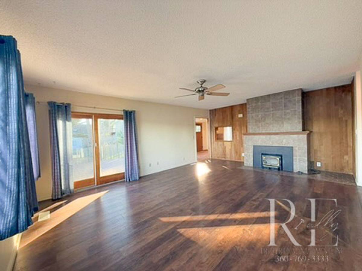 House for rent at 5765 Watauga Beach Dr E, Port Orchard, WA 98366