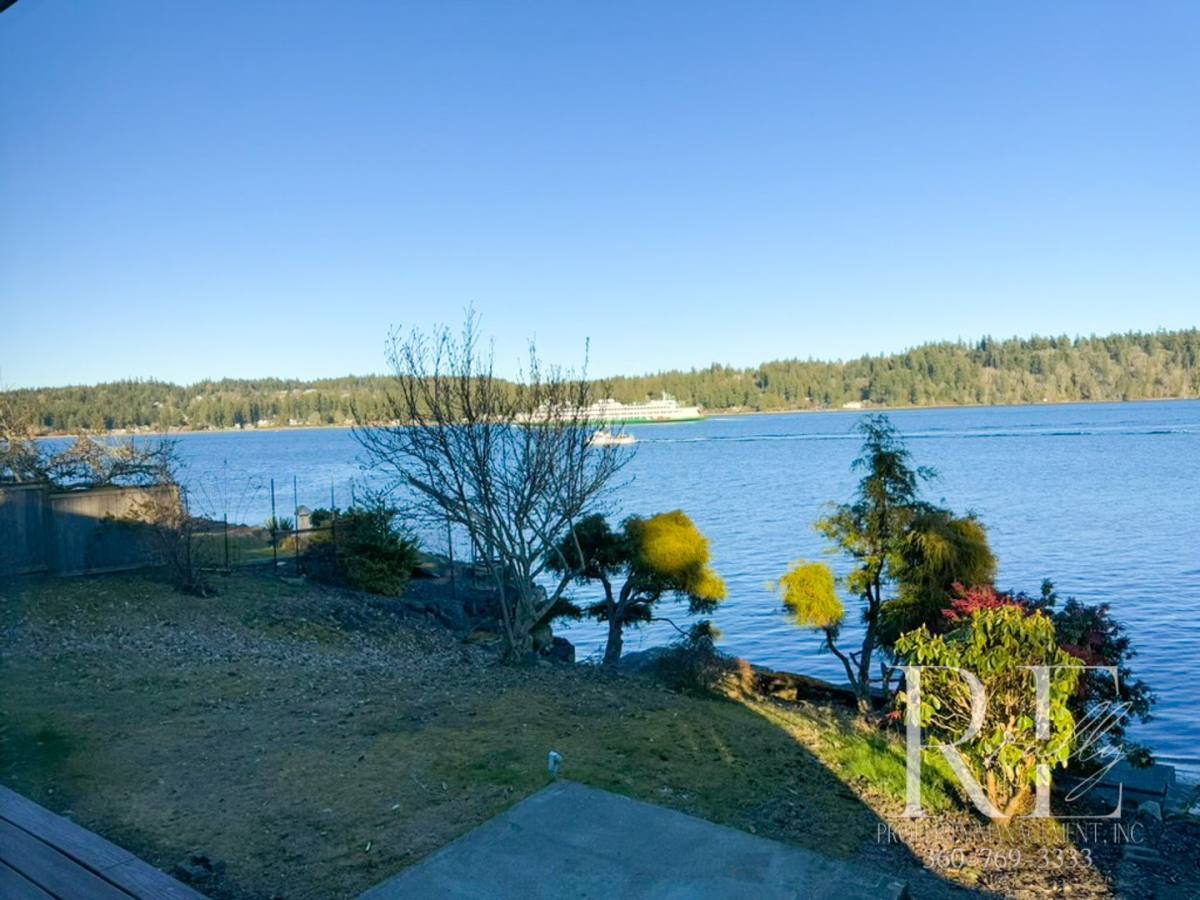 House for rent at 5765 Watauga Beach Dr E, Port Orchard, WA 98366