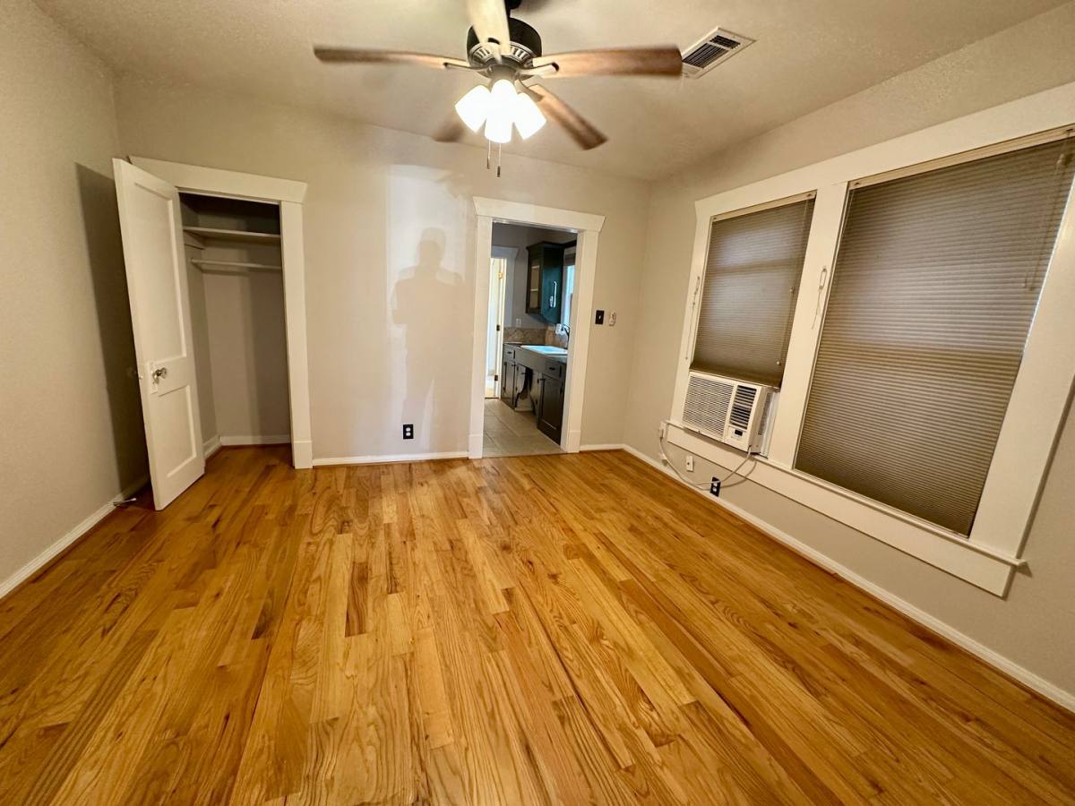 House for rent at 405 James St, Houston, TX 77009