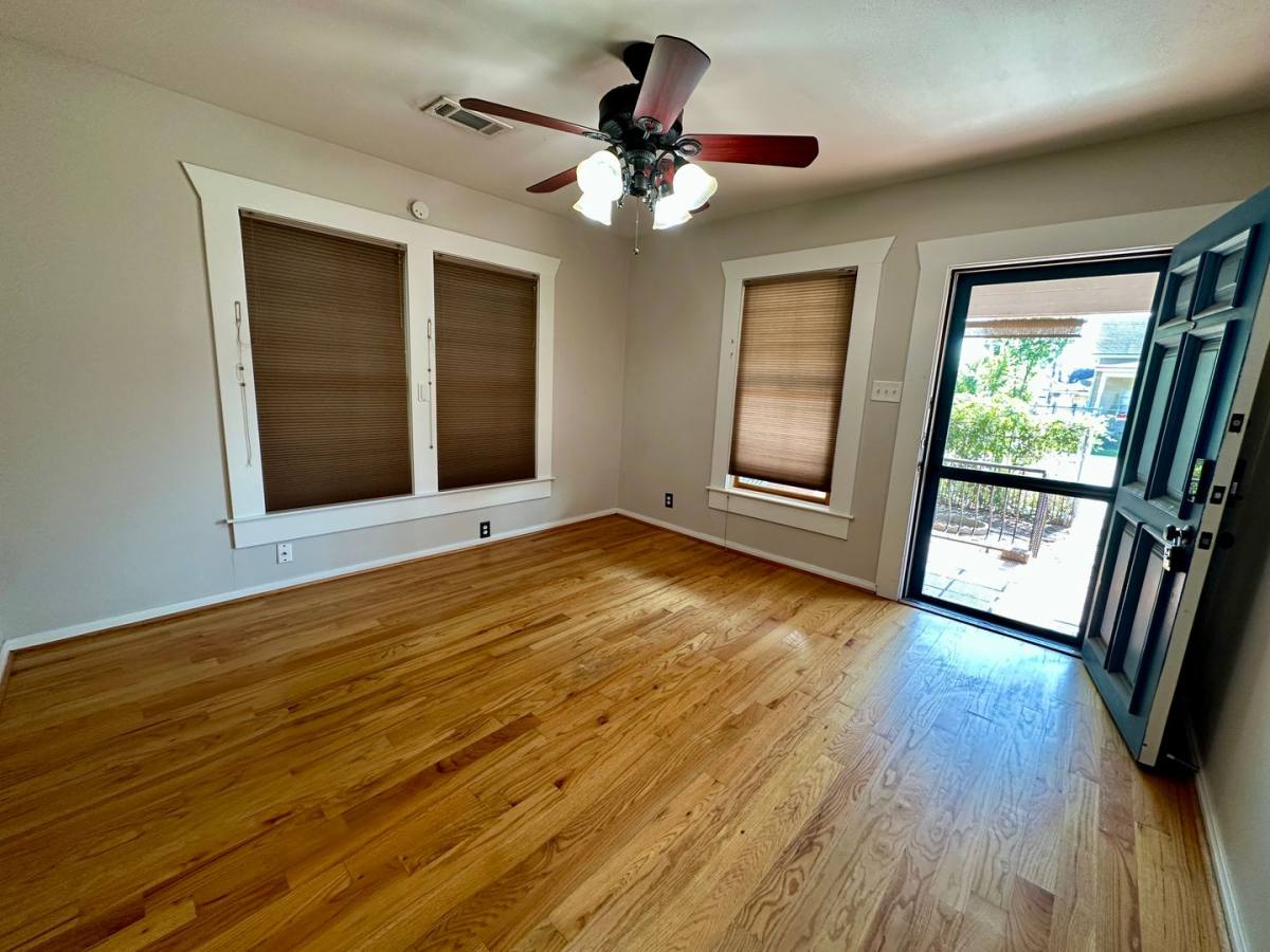 House for rent at 405 James St, Houston, TX 77009