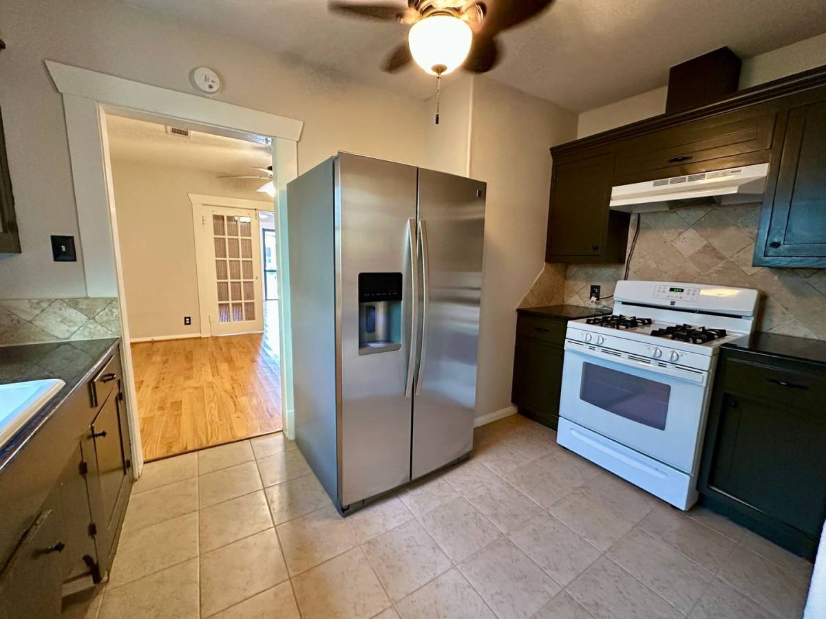 House for rent at 405 James St, Houston, TX 77009