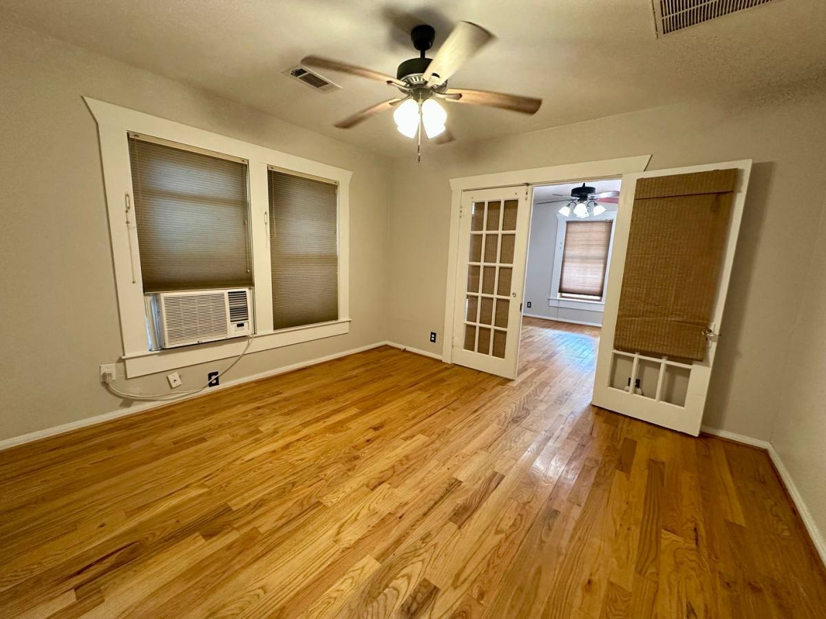 House for rent at 405 James St, Houston, TX 77009