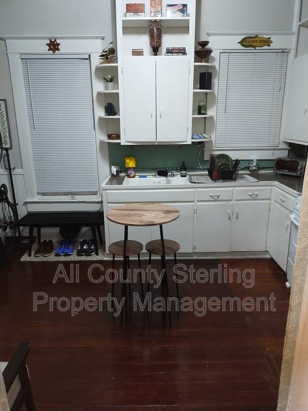 Apartment for rent at 237 SW 2nd Place #2, Gainesville, FL 32601