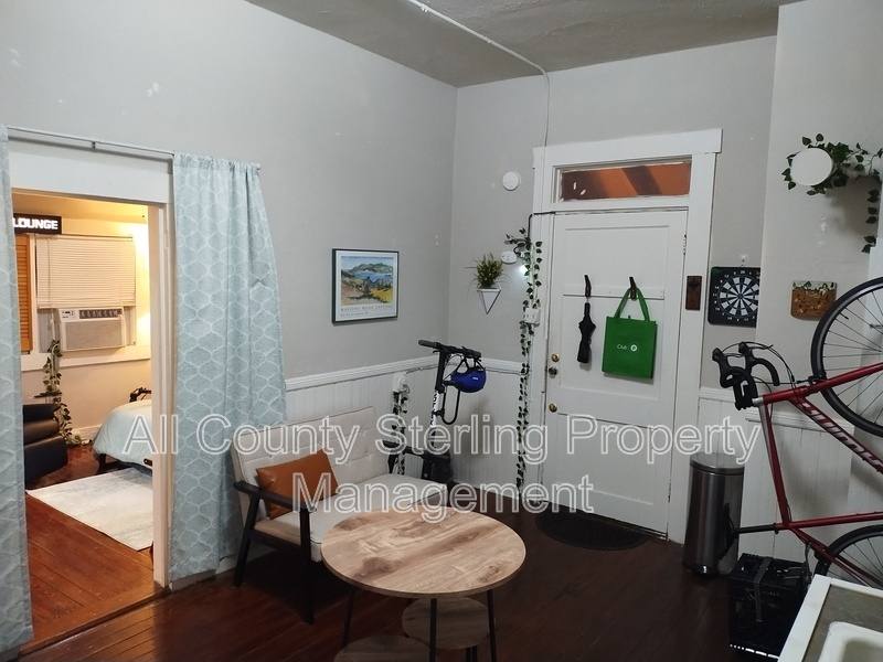 Apartment for rent at 237 SW 2nd Place #2, Gainesville, FL 32601