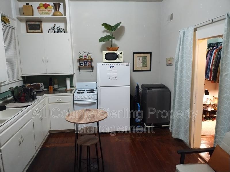 Apartment for rent at 237 SW 2nd Place #2, Gainesville, FL 32601