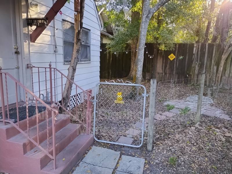 Apartment for rent at 237 SW 2nd Place #2, Gainesville, FL 32601