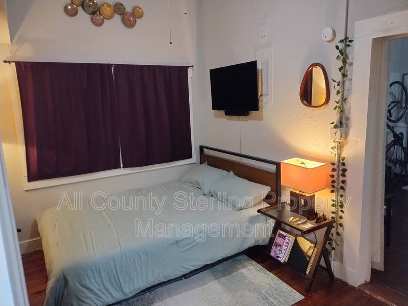 Apartment for rent at 237 SW 2nd Place #2, Gainesville, FL 32601
