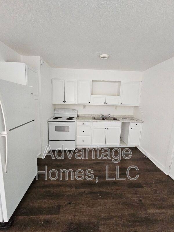 11410 Palmer Ave, Kansas City, MO 64134 - House for Rent - Image 8