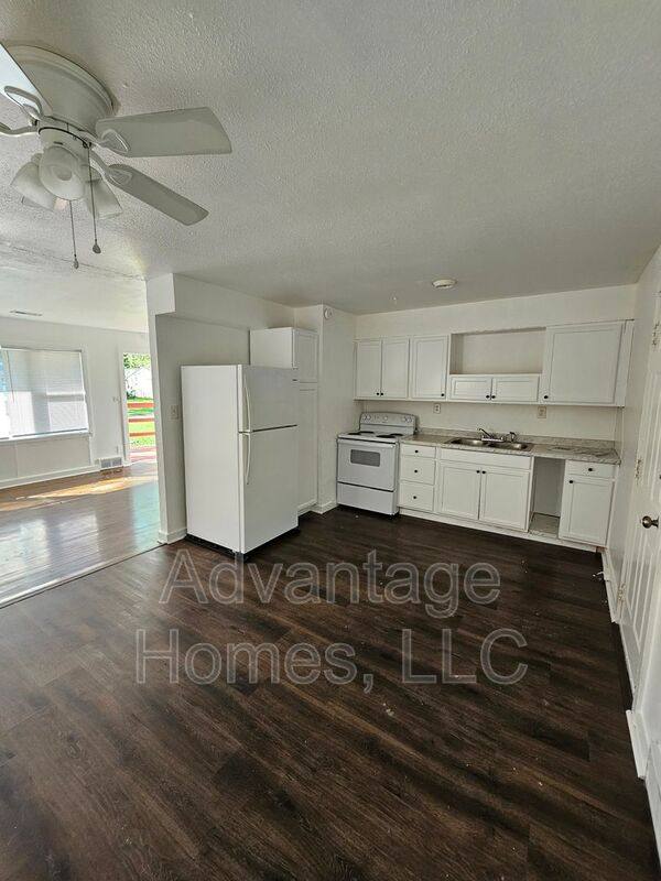 11410 Palmer Ave, Kansas City, MO 64134 - House for Rent - Image 7