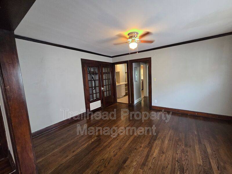House for rent at 1807 W 41st St #2W, Kansas City, MO 64111
