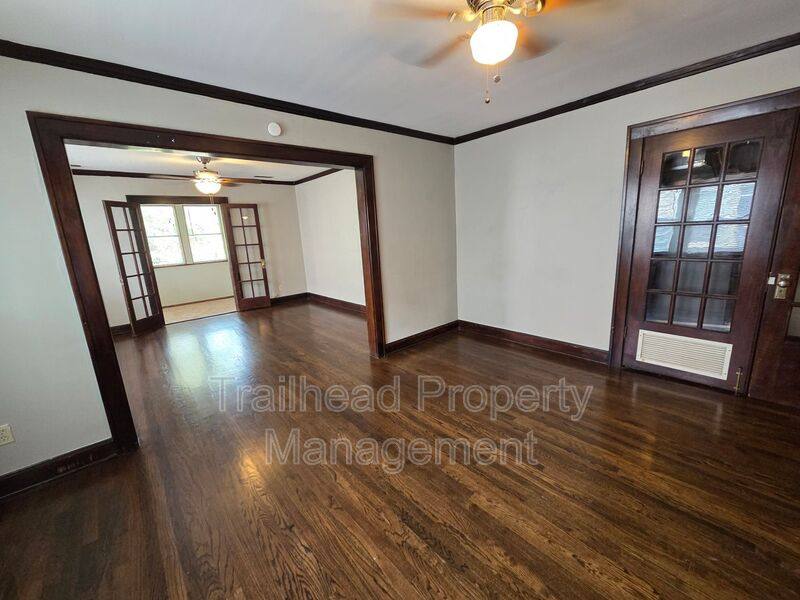 House for rent at 1807 W 41st St #2W, Kansas City, MO 64111