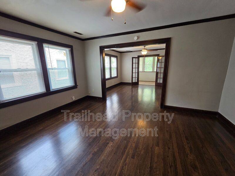 House for rent at 1807 W 41st St #2W, Kansas City, MO 64111