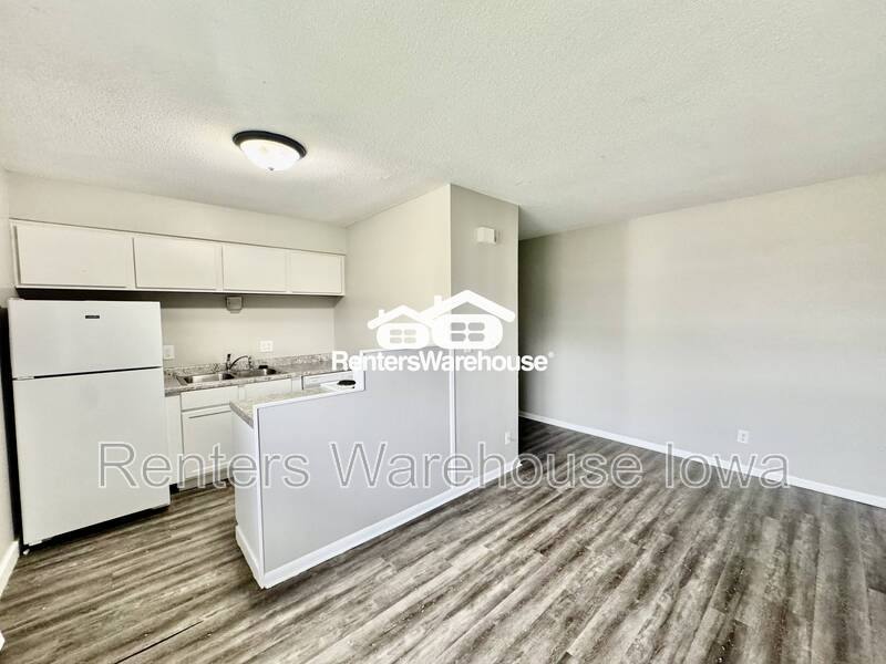 Apartment for rent at 114 NW College Ave #8, Ankeny, IA 50023
