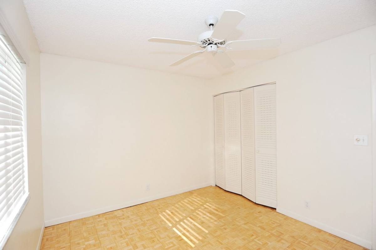 Apartment for rent at 1000 Manatee, Naples, FL 34114