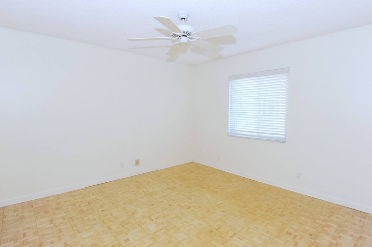 Apartment for rent at 1000 Manatee, Naples, FL 34114