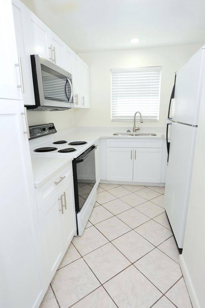 Apartment for rent at 1000 Manatee, Naples, FL 34114