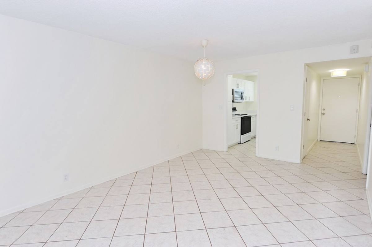 Apartment for rent at 1000 Manatee, Naples, FL 34114