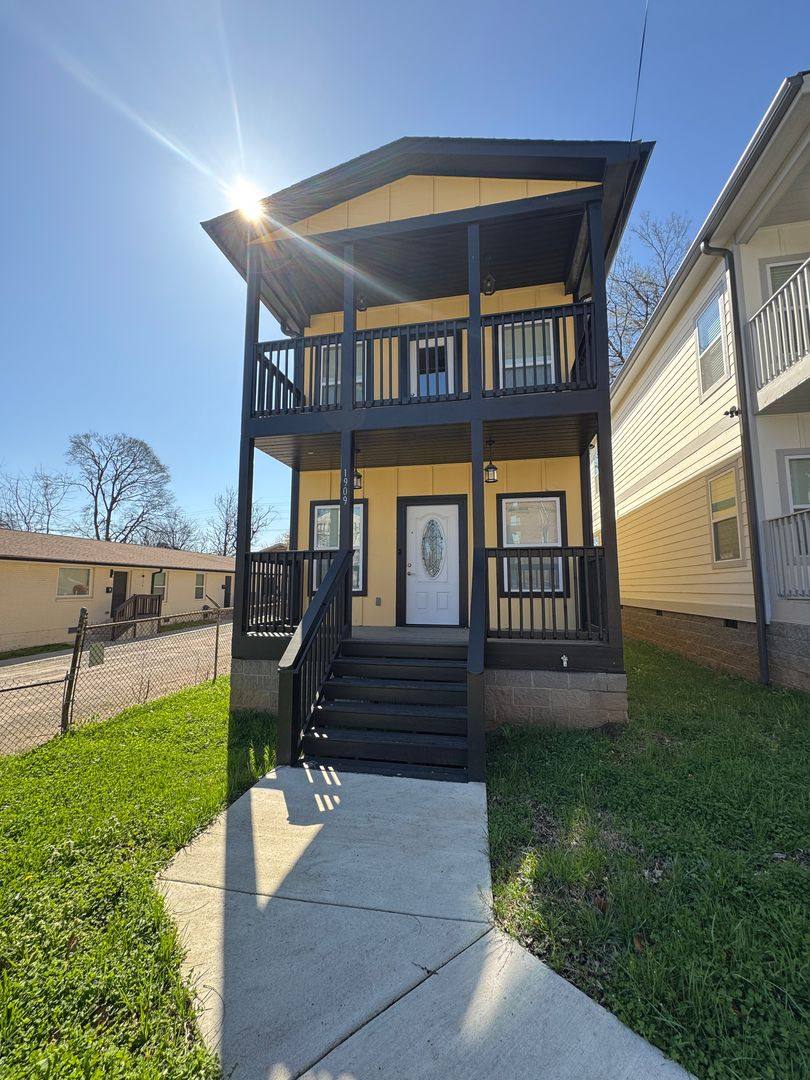House for rent at 1909 Hermosa St, Nashville, TN 37208